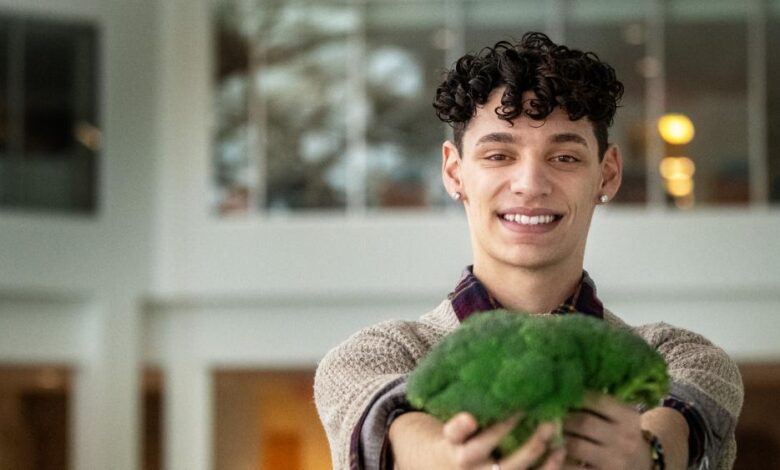 Making healthy food accessible: Student leads pay-what-you-can farmer’s market Making healthy food accessible: Student leads pay-what-you-can farmer’s market