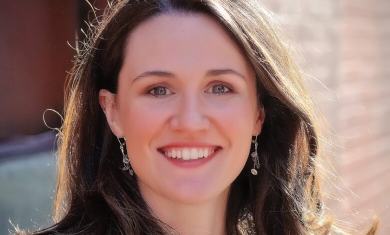 Overcoming Adversity: Liz Murray’s Incredible Life Story Overcoming Adversity: Liz Murray’s Incredible Life Story