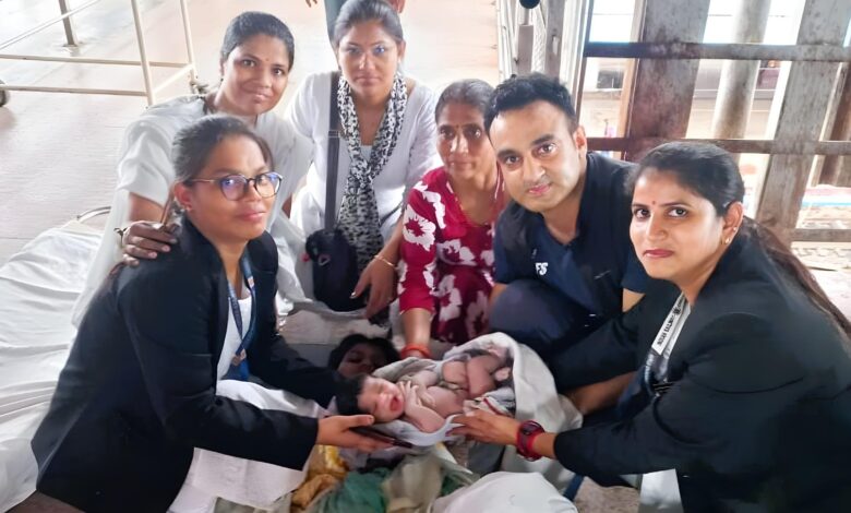 Army Doctor Uses Pocket Knife to Help Woman Deliver Baby at Jhansi Railway Station